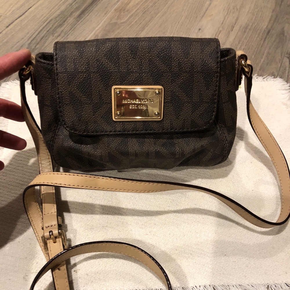 🛑SOLD Auth Michael Kors crossbody bag